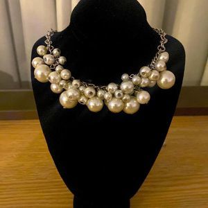 Pearl necklaces| pearl mixed bauble, clustered, silver tone link chain bib
